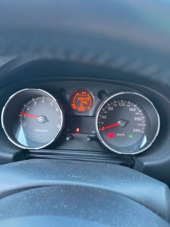 Weiß Gebraucht 2009 Nissan Qashqai SUV | 5.649 € - Bild 1/4