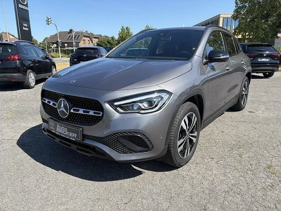 Gebraucht Mercedes GLA180 136 PS (100 kW) 2022 Grau SUV