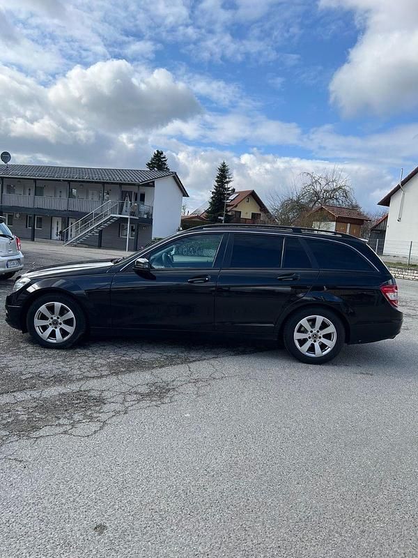 Gebraucht Mercedes C200 Elegance 136 PS (100 kW) 2010 Schwarz Kombi