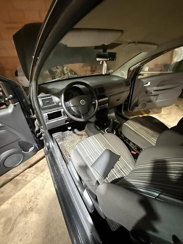 Gebraucht VW Fox 54 PS (39 kW) 2008 Schwarz Kleinwagen