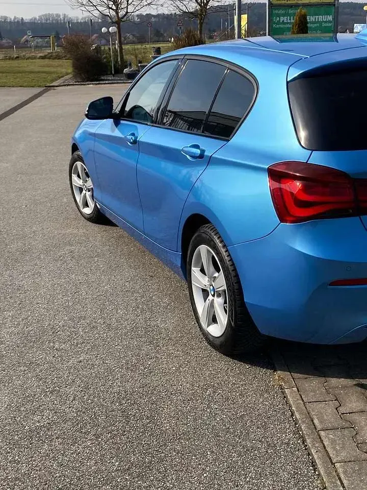 Gebraucht BMW 118 Sport Line 136 PS (100 kW) 2018 Blau Kleinwagen