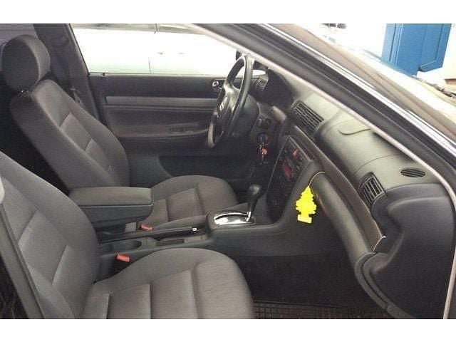 Gebraucht Audi A4 125 PS (91 kW) 1999 Schwarz metallic Kombi