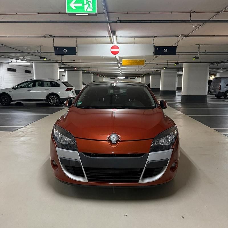 Orange Gebraucht 2009 Renault Mégane Coupé Dynamique Coupé | 4.750 € (Fairer Preis) - Bild 1/4