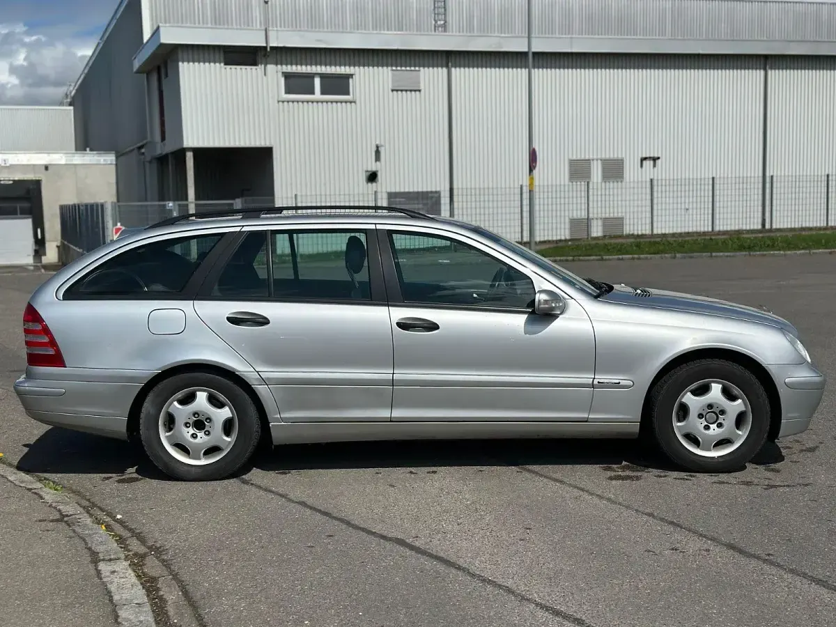 Gebraucht Mercedes C180 Classic 129 PS (94 kW) 2001 Kombi