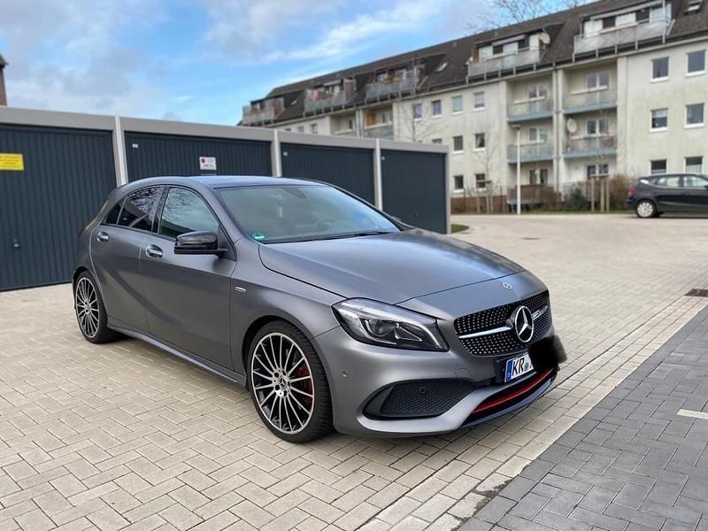 Gebraucht Mercedes A250 AMG line 218 PS (160 kW) 2018 Grau Limousine