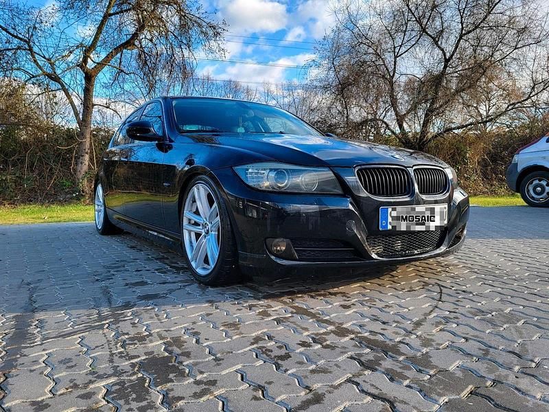 Gebraucht BMW 330 245 PS (180 kW) 2009 Schwarz Limousine