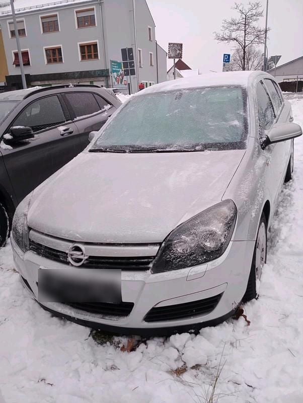 Silber Gebraucht 2004 Opel Astra Limousine | 7.500 € - Bild 1/4