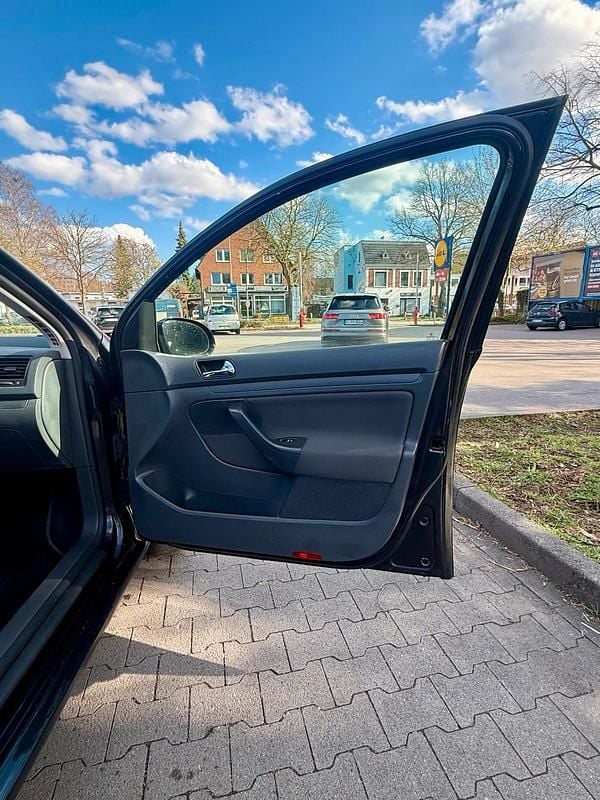Gebraucht VW Golf V 75 PS (55 kW) 2005 Schwarz Kleinwagen