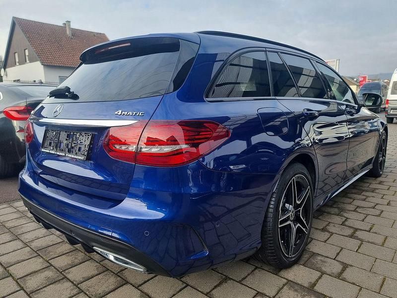 Gebraucht Mercedes C300 AMG 245 PS (180 kW) 2019 Blau Limousine