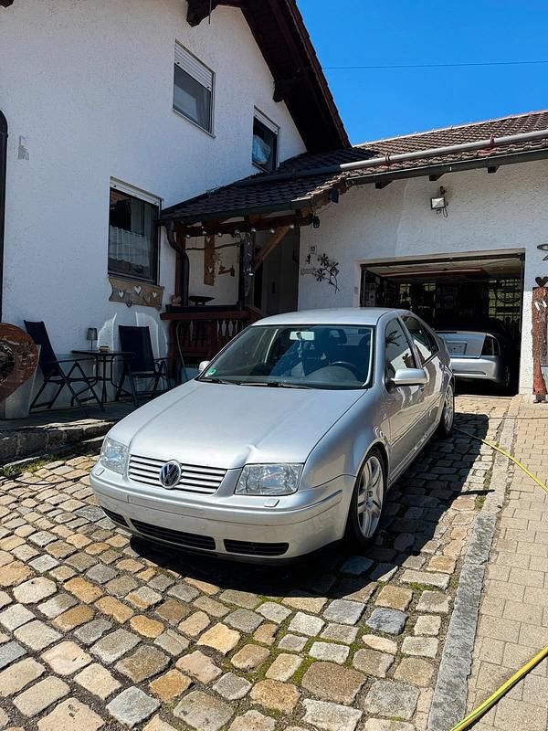 Usata VW Bora 105 CV (77 kW) 2001 Argento Berlina
