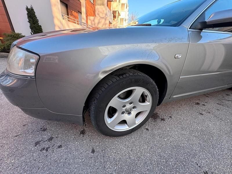 Gebraucht Audi A6 131 PS (96 kW) 2003 Grau Kombi