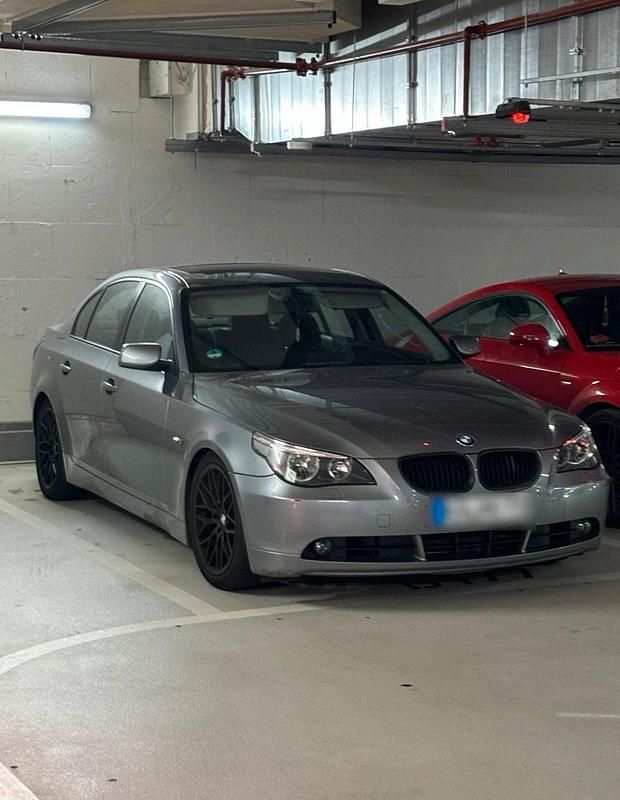 Gebraucht BMW 525 218 PS (160 kW) 2005 Silber Limousine
