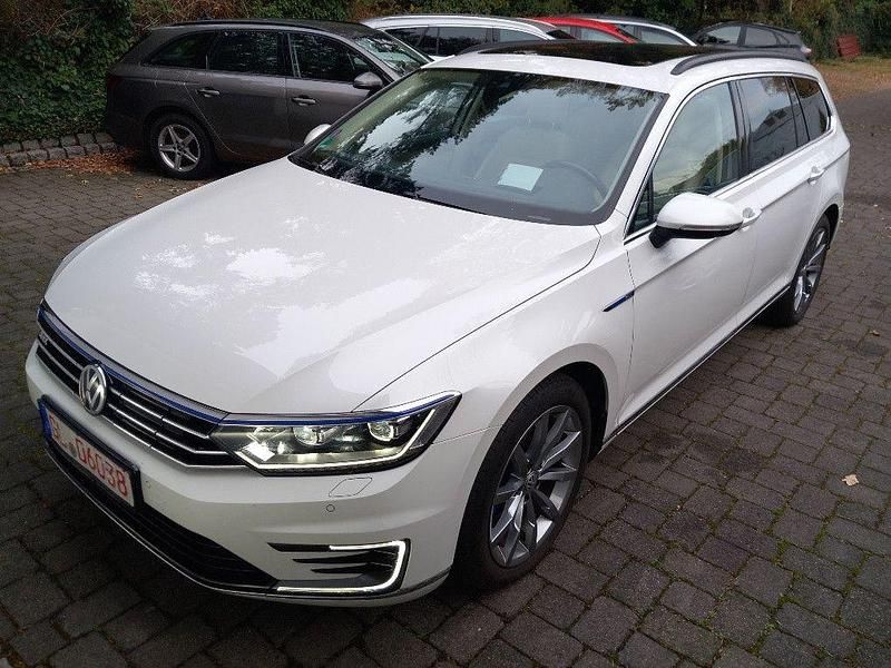 Oryxweiss Gebraucht 2017 VW Passat GTE Kombi | 15.500 € (Guter Preis) - Bild 1/4