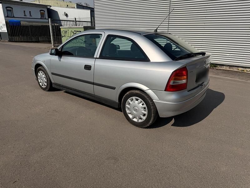 Gebraucht Opel Astra 65 PS (47 kW) 1999 Silber Kleinwagen