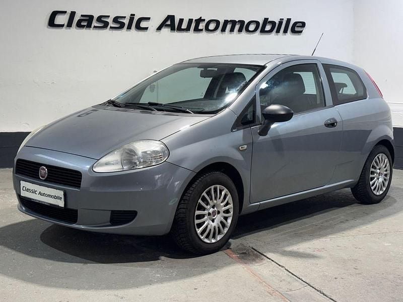 Grau Gebraucht 2013 Fiat Grande Punto Kleinwagen | 1.900 € (Guter Preis) - Bild 1/4