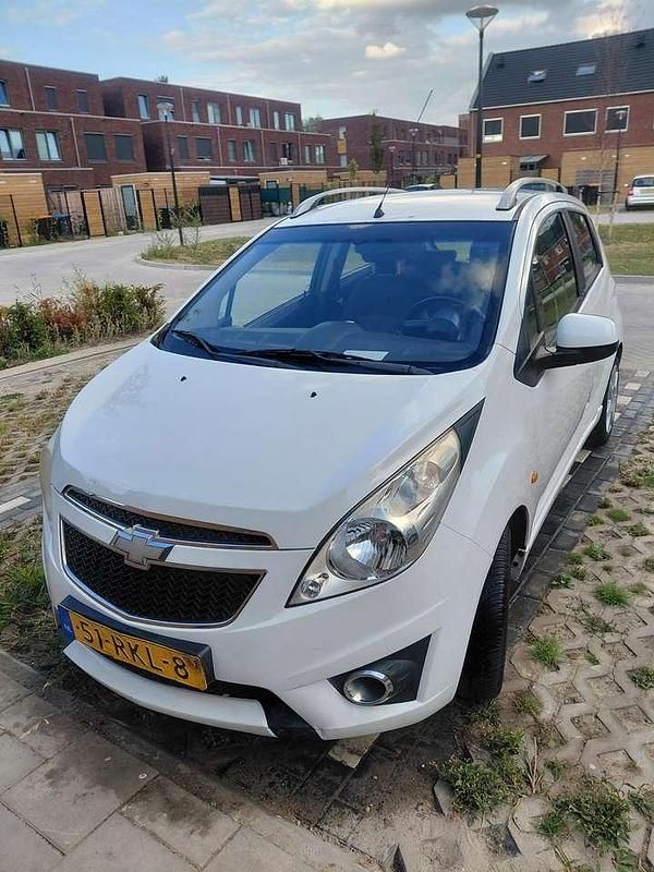 Weiß Gebraucht 2011 Chevrolet Spark LT Kleinwagen | 1.800 € (Etwas zu teuer) - Bild 1/4
