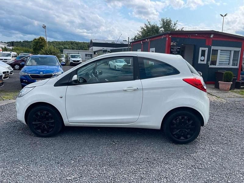 Weiß Gebraucht 2012 Ford Ka Champions Edition Kleinwagen | 4.300 € (Etwas zu teuer) - Bild 1/4