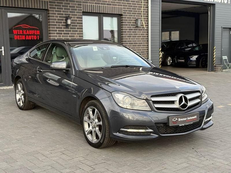 Gebraucht Mercedes C250 204 PS (150 kW) 2011 Grau Coupé