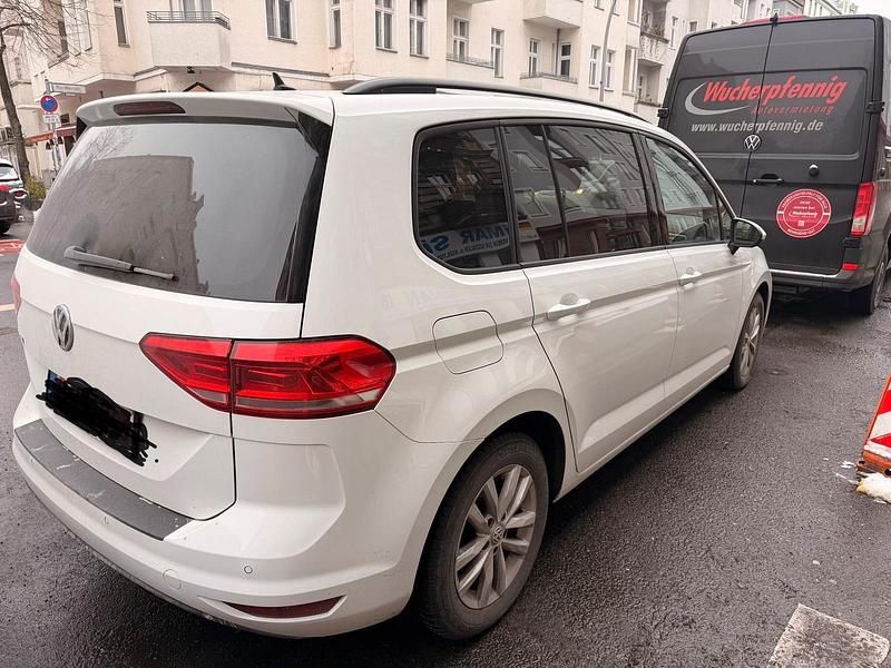 Gebraucht VW Touran 116 PS (85 kW) 2017 Weiß Van / Kleinbus