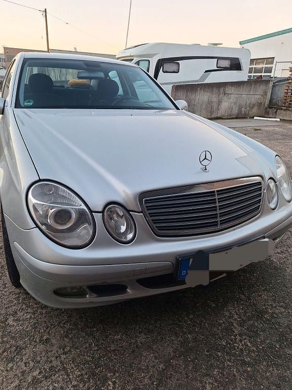 Gebraucht Mercedes E200 Classic 163 PS (119 kW) 2006 Grau Limousine