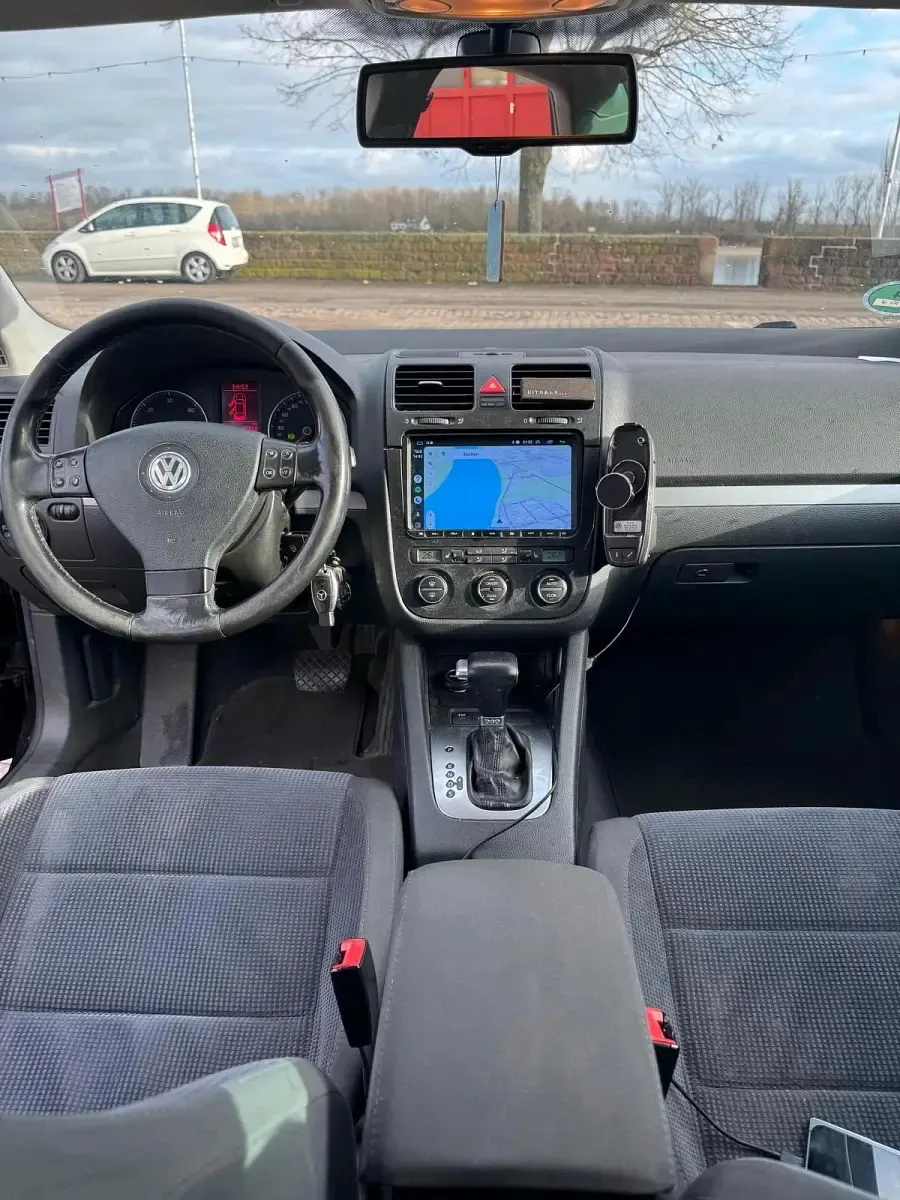 Second-hand VW Jetta 140 CP (102 kW) 2006 Negru Berlinǎ