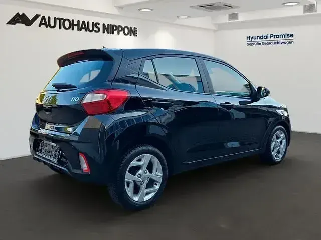 Gebraucht Hyundai i10 Trend 84 PS (61 kW) 2023 Phantom black Kleinwagen