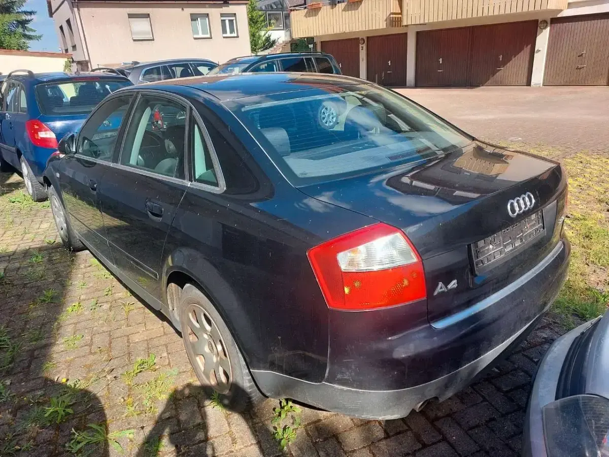 Gebraucht Audi A4 131 PS (96 kW) 2002 Blau Limousine