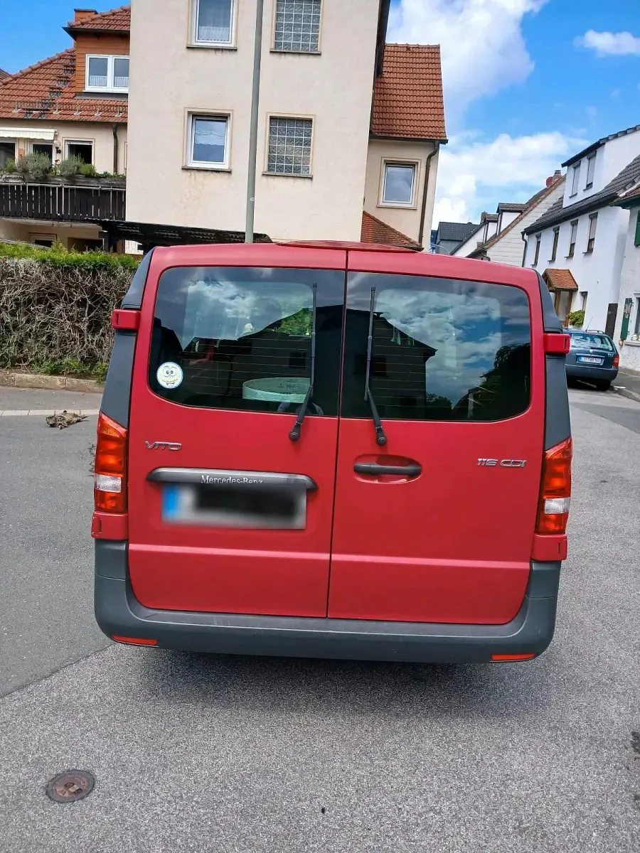 Gebraucht Mercedes Vito 162 PS (119 kW) 2017 Rot Van