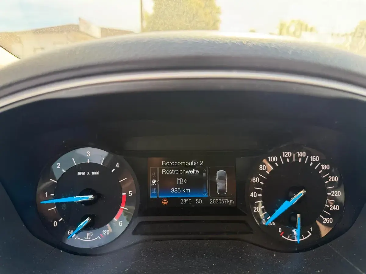 Usado Ford Mondeo 150 CV (110 kW) 2019 Plateado Familiar