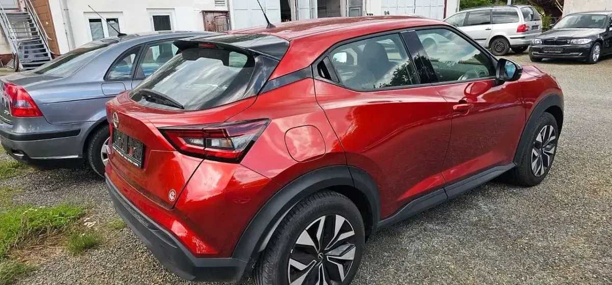 Gebraucht Nissan Juke Acenta 114 PS (83 kW) 2023 Rot (metallic) SUV
