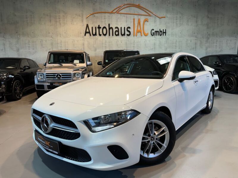 Weiß Gebraucht 2019 Mercedes A180 Limousine | 25.900 € (Teuer) - Bild 1/4
