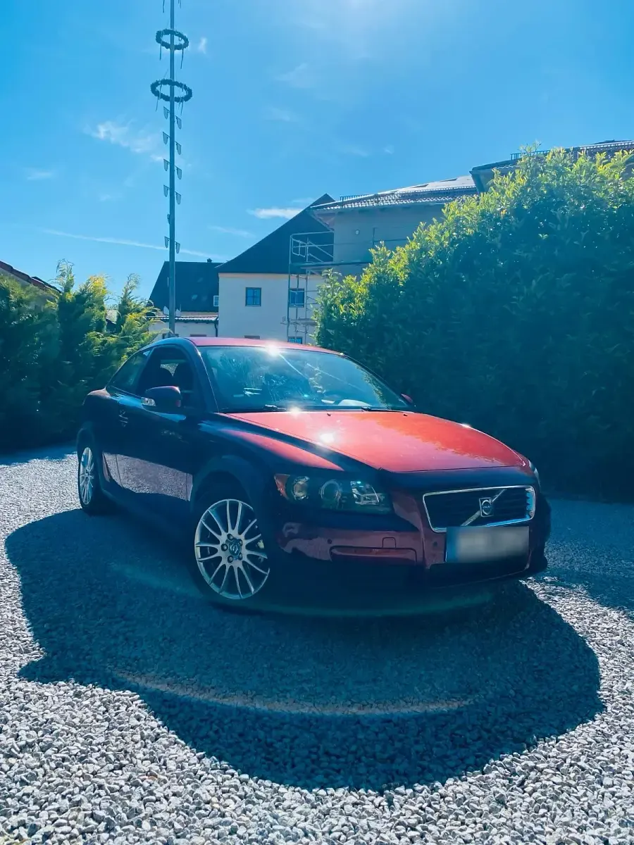 Gebraucht Volvo C30 109 PS (80 kW) 2009 Rot Kleinwagen