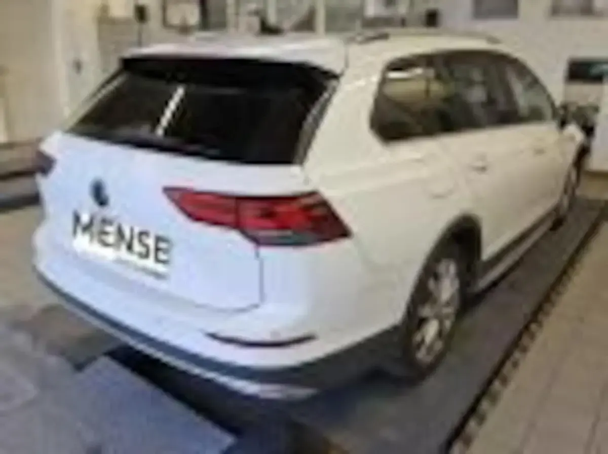 Gebraucht VW Golf Alltrack 200 PS (147 kW) 2023 Pure white Kombi