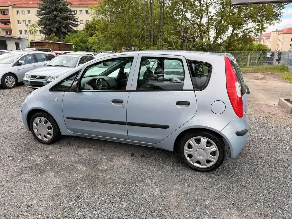 Gebraucht Mitsubishi Colt 75 PS (55 kW) 2004 Blau Kleinwagen
