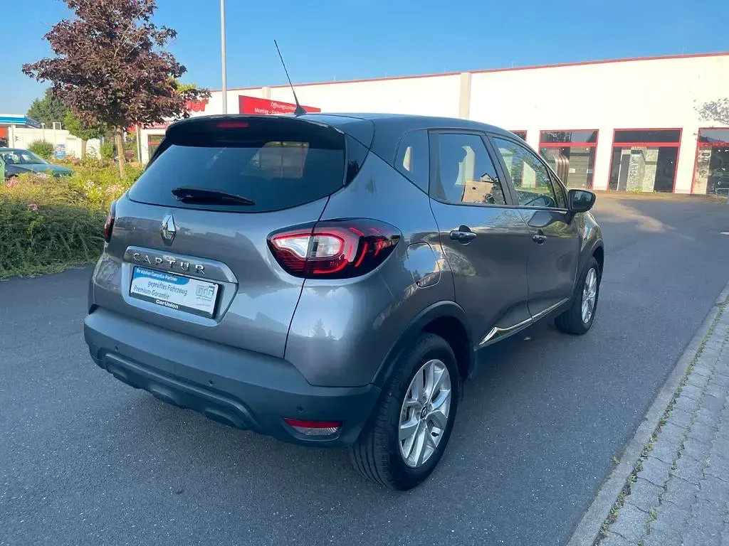 Gebraucht Renault Captur LIMITED 90 PS (66 kW) 2019 Grau SUV