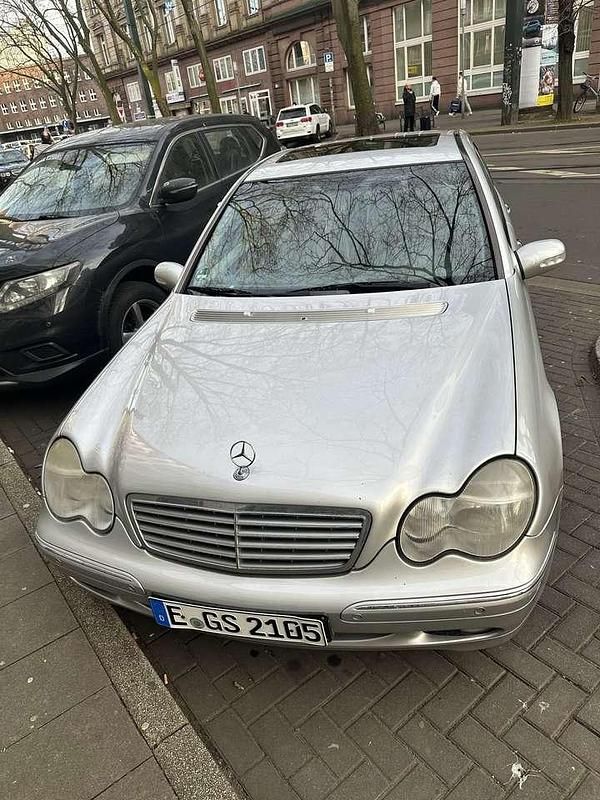 Gebraucht 2002 Mercedes C200 Elegance Limousine | 1.500 € (Guter Preis) - Bild 1/4