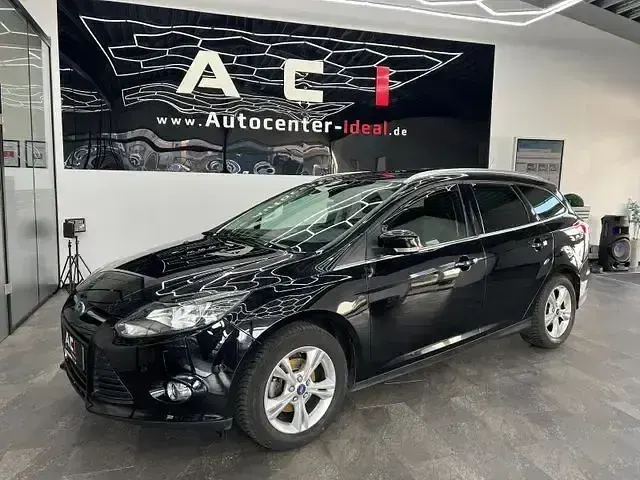 Second-hand Ford Focus 105 CP (77 kW) 2012 Negru Break