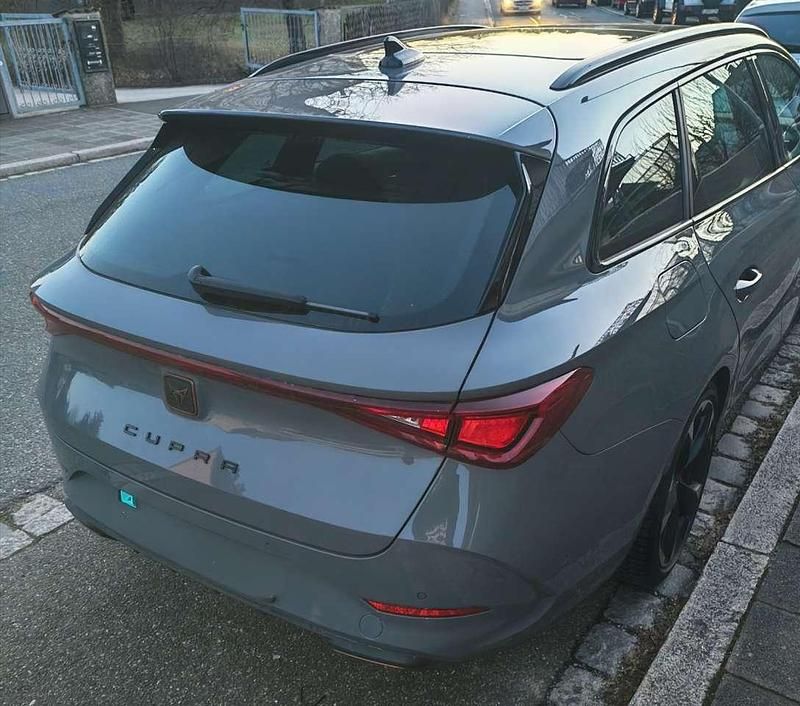 Gebraucht Cupra Leon 150 PS (110 kW) 2022 Grau Limousine