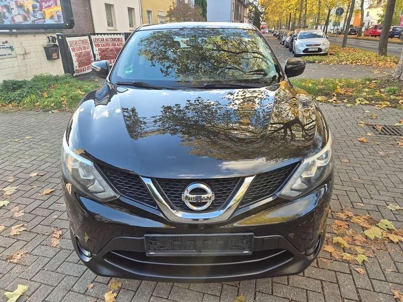 Schwarz Gebraucht 2016 Nissan Qashqai Visia SUV | 10.890 € (Etwas zu teuer) - Bild 1/4