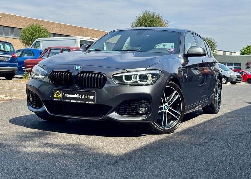 Grau Gebraucht 2017 BMW 118 M Sport Kleinwagen | 13.800 € (Guter Preis) - Bild 1/4