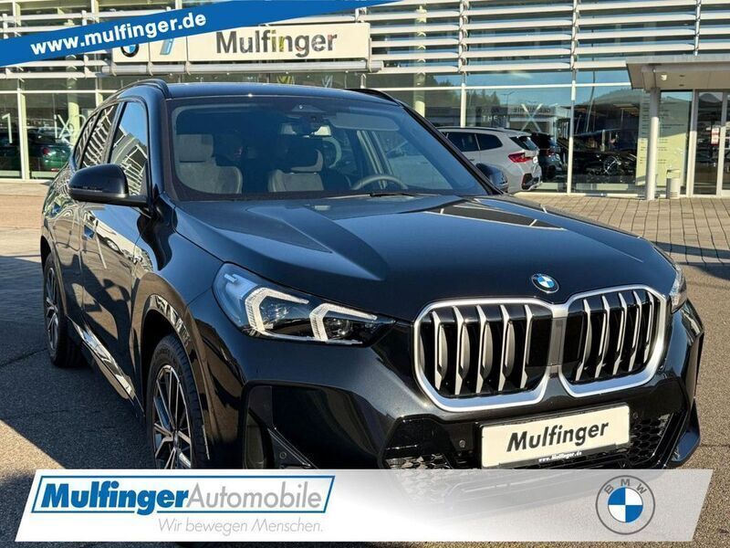 Saphirschwarz Gebraucht 2025 BMW X1 M Sport SUV | 41.950 € (Superpreis) - Bild 1/4