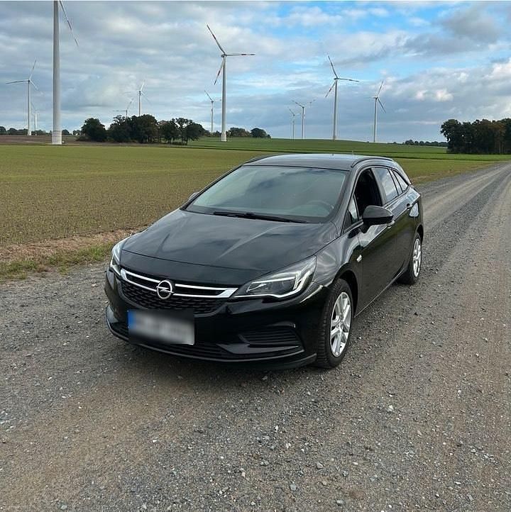 Schwarz Gebraucht 2018 Opel Astra Kombi | 6.350 € (Guter Preis) - Bild 1/4