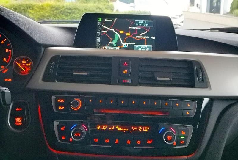 Gebraucht BMW 318 150 PS (110 kW) 2017 Weiß Kombi