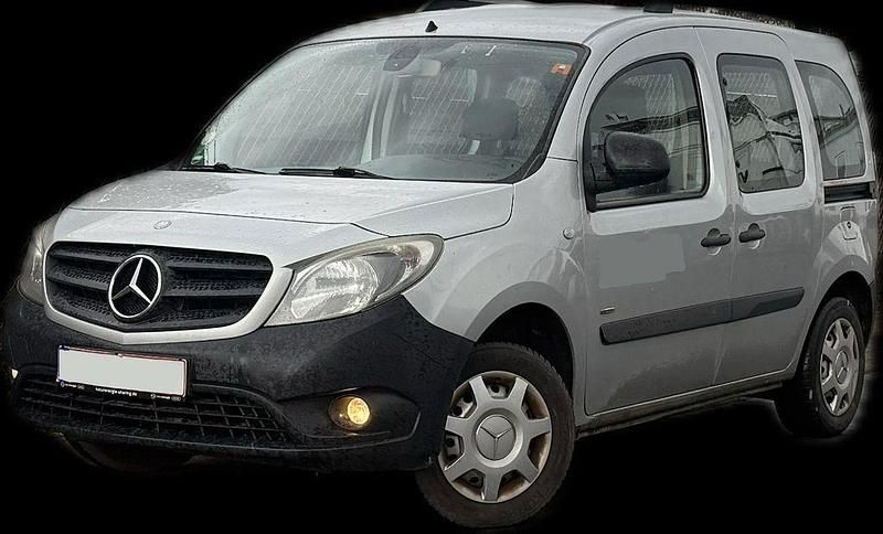 Gebraucht Mercedes Vito 90 PS (66 kW) 2014 Silber Van