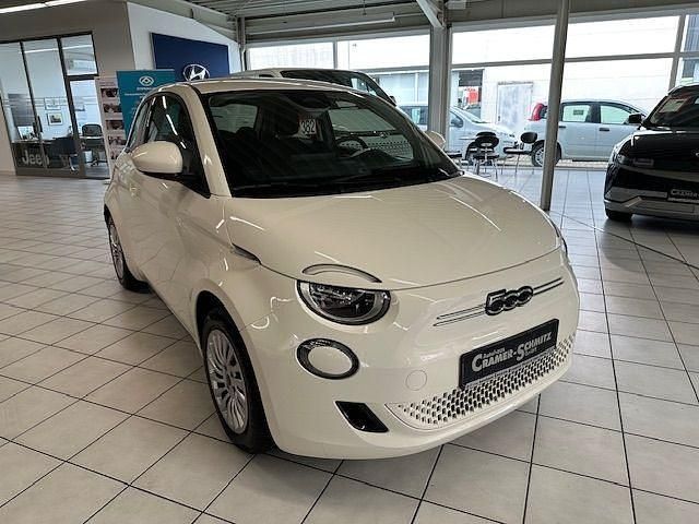 Gebraucht Fiat 500e Red 69 kW (95 PS) 2023 Arktis weiß Limousine