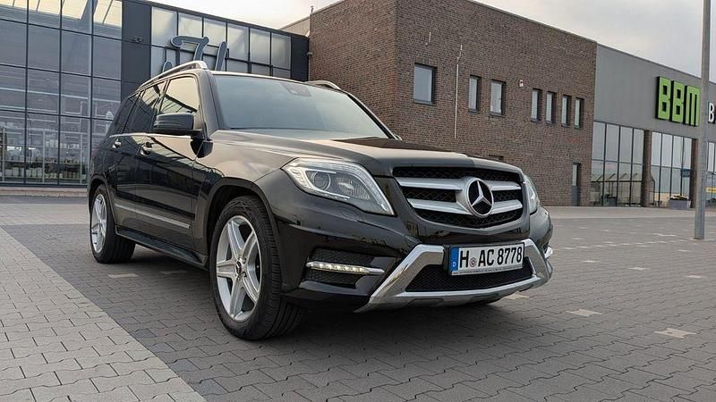 Schwarz Gebraucht 2013 Mercedes GLK220 AMG SUV | 22.998 € (Teuer) - Bild 1/4