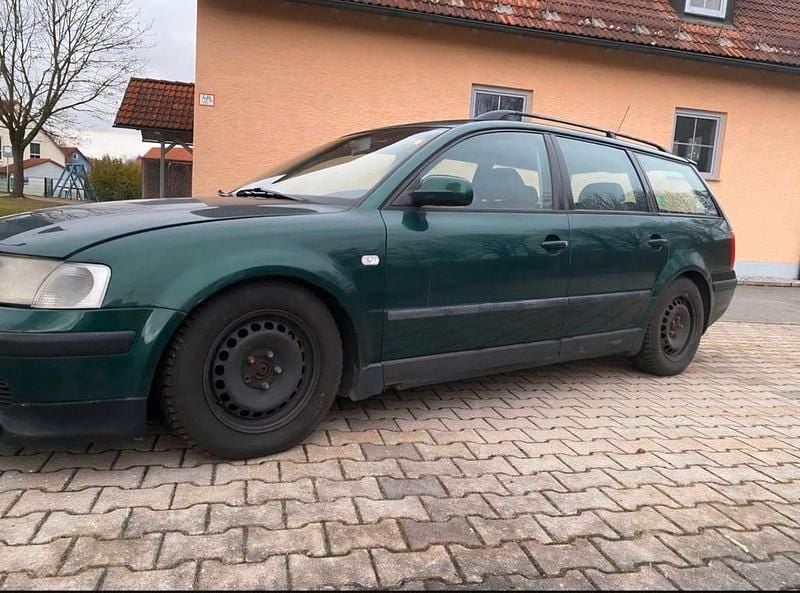 Gebraucht VW Passat Comfortline 116 PS (85 kW) 2000 Grün Kombi