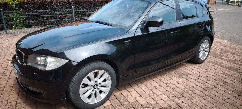 Schwarz Gebraucht 2011 BMW 120 Kleinwagen | 3.900 € (Superpreis) - Bild 1/4