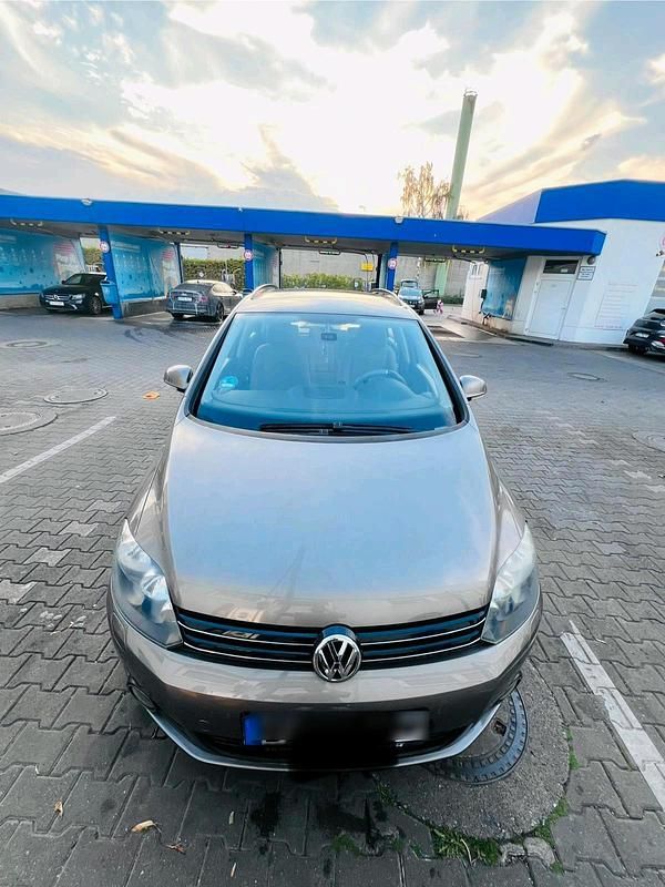 Braun Gebraucht 2009 VW Golf Plus Cross Van / Kleinbus | 8.000 € (Etwas zu teuer) - Bild 1/4