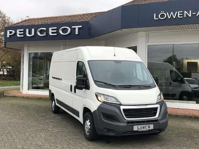 Gebraucht Peugeot Boxer 131 PS (96 kW) 2017 Lack weiss banquise/deckende l Van